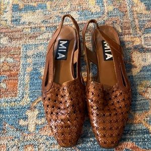Mia sandals